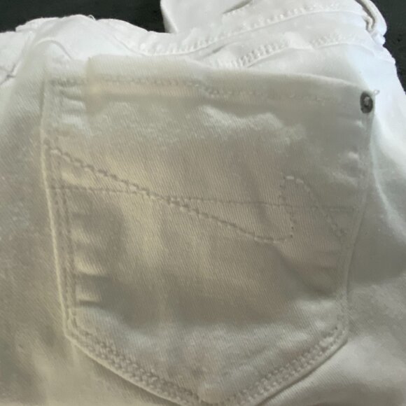 EUC Est 1948 Denim Distressed White stretch Jeans~8 - Picture 9 of 12